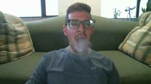 Snapshot of arielsinho chatting on 10-22-25, 10:20 Anon online show from 10-22-25, 10:20