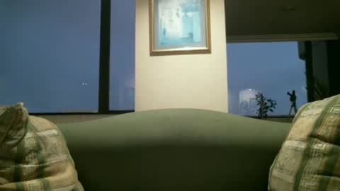 Snapshot of arielsinho chatting on 10-31-25, 11:06 Anon online show from 10-31-25, 11:06