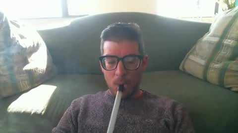 Snapshot of arielsinho chatting on 12-19-25, 01:51 Anon online show from 12-19-25, 01:51