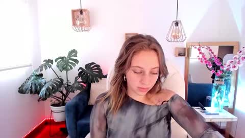 Snapshot of arii_1010_ chatting on 01-10-25, 07:32 Ari online show from 01-10-25, 07:32