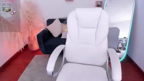 Snapshot of arii_1010_ chatting on 12-17-25, 07:42 Ari online show from 12-17-25, 07:42