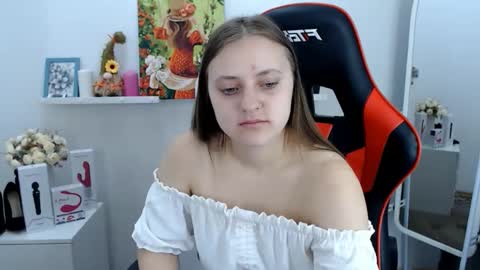 Snapshot of arinabelle chatting on 10-08-25, 03:37 arinabelle online show from 10-08-25, 03:37