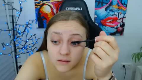 Snapshot of arinabelle chatting on 11-27-25, 12:46 arinabelle online show from 11-27-25, 12:46