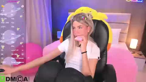 Snapshot of arinextdoor chatting on 09-08-25, 09:36 Ari online show from 09-08-25, 09:36