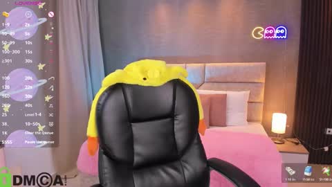 Snapshot of arinextdoor chatting on 09-11-25, 12:44 Ari online show from 09-11-25, 12:44