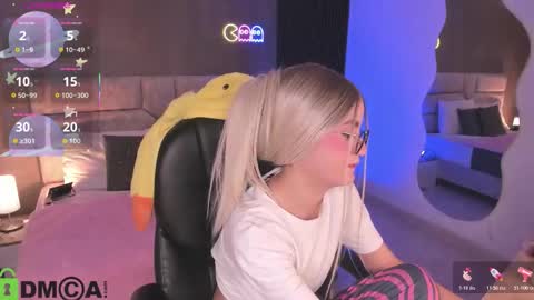 Snapshot of arinextdoor chatting on 11-22-25, 03:49 Ari online show from 11-22-25, 03:49