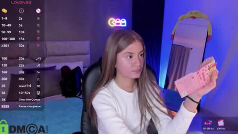 Snapshot of arinextdoor chatting on 01-08-26, 09:28 Ari online show from 01-08-26, 09:28