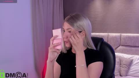 Snapshot of arinextdoor chatting on 02-01-26, 02:32 Ari online show from 02-01-26, 02:32