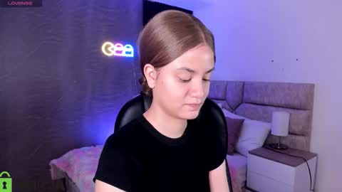 Snapshot of arinextdoor chatting on 02-28-26, 03:29 Ari online show from 02-28-26, 03:29