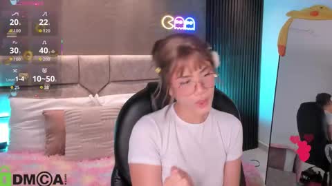 Snapshot of arinextdoor chatting on 03-09-26, 09:41 Ari online show from 03-09-26, 09:41