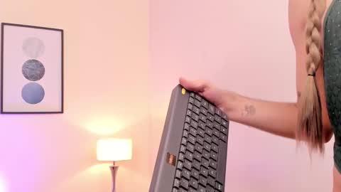   Nice to meet you  thumb up me please its important I  LOOK MY BIO DOWN online show from 02-12-26, 04:07