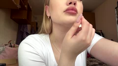Snapshot of arlettaeavey chatting on 05-25-26, 05:46 Kate online show from 05-25-26, 05:46