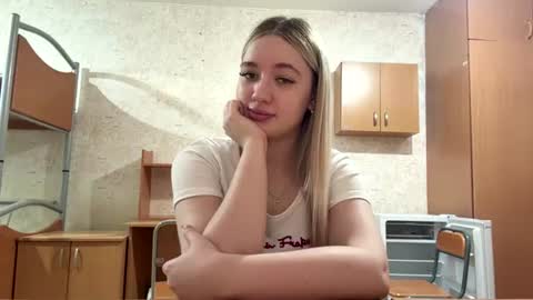 Snapshot of arlettaeavey chatting on 07-01-26, 07:43 Kate online show from 07-01-26, 07:43