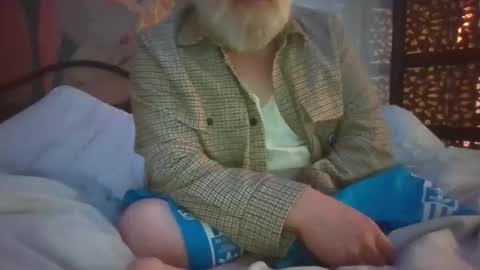 Snapshot of armedsuff chatting on 02-14-26, 12:24 armedsuff online show from 02-14-26, 12:24