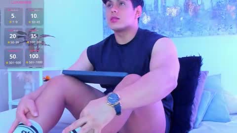 Snapshot of arminjones1 chatting on 10-07-25, 03:04 online show from 10-07-25, 03:04