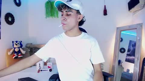 Snapshot of armondx_parkr chatting on 02-01-25, 04:54 armond online show from 02-01-25, 04:54