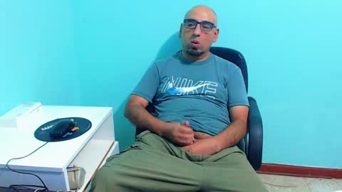 arnelux72 online show from 03-03-25, 05:42