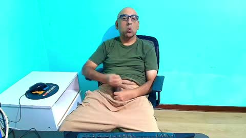 arnelux72 online show from 04-24-26, 05:21