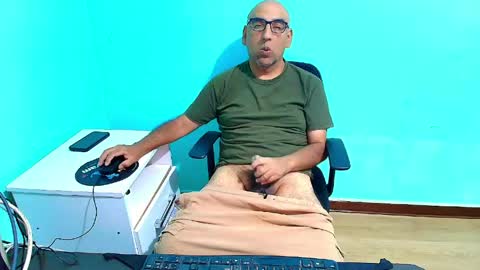 arnelux72 online show from 04-26-26, 05:49