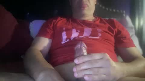 Snapshot of arnie774u chatting on 10-27-25, 02:26 arnie774u online show from 10-27-25, 02:26