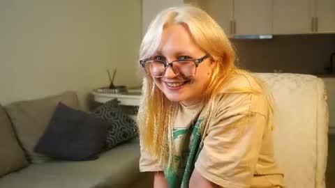 Snapshot of arnitahollingshead chatting on 06-21-26, 06:21 you can call me Lana online show from 06-21-26, 06:21