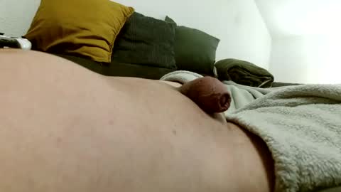 Snapshot of arok73 chatting on 12-08-24, 02:39 Arok online show from 12-08-24, 02:39