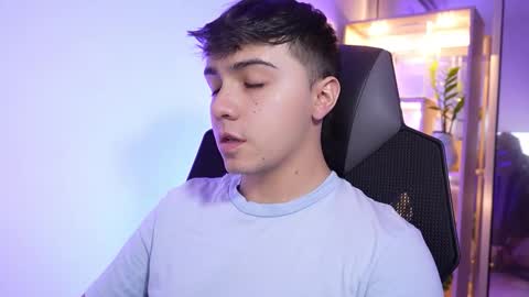 aron__cooper online show from 12-17-25, 01:55