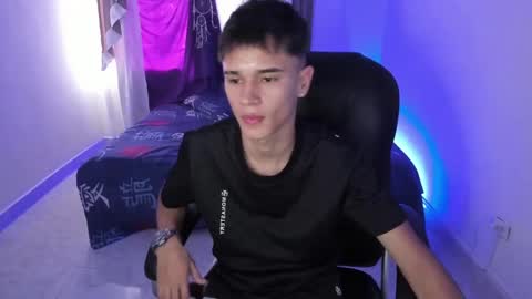 Aaron online show from 10-25-25, 08:14