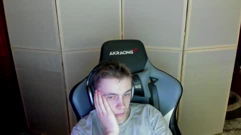 Snapshot of aron_neall chatting on 12-03-24, 05:20 biggest penis online show from 12-03-24, 05:20