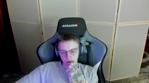 Snapshot of aron_neall chatting on 12-04-24, 07:34 biggest penis online show from 12-04-24, 07:34