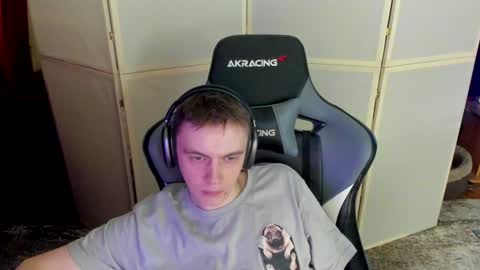 Snapshot of aron_neall chatting on 12-10-24, 01:43 biggest penis online show from 12-10-24, 01:43