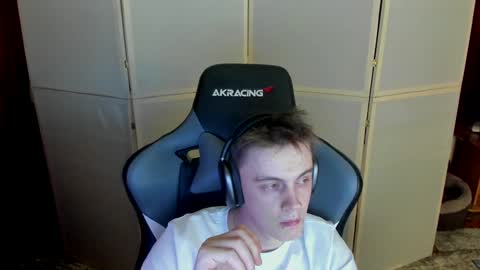 Snapshot of aron_neall chatting on 12-13-24, 04:33 biggest penis online show from 12-13-24, 04:33