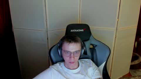 Snapshot of aron_neall chatting on 12-15-24, 10:07 biggest penis online show from 12-15-24, 10:07