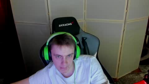 Snapshot of aron_neall chatting on 12-16-24, 02:47 biggest penis online show from 12-16-24, 02:47
