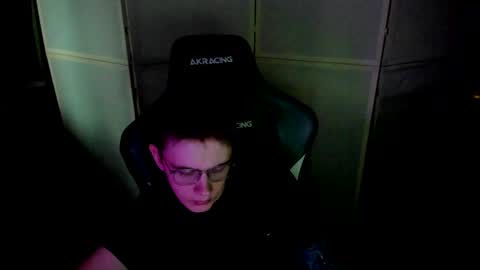 Snapshot of aron_neall chatting on 12-21-24, 10:39 biggest penis online show from 12-21-24, 10:39