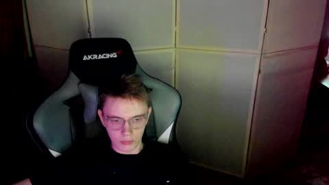 Snapshot of aron_neall chatting on 12-23-24, 09:27 biggest penis online show from 12-23-24, 09:27