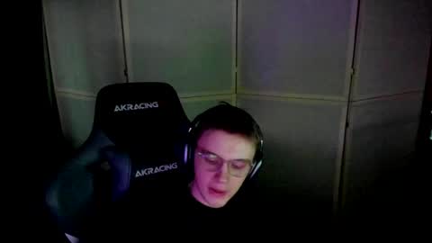 Snapshot of aron_neall chatting on 12-24-24, 10:44 biggest penis online show from 12-24-24, 10:44