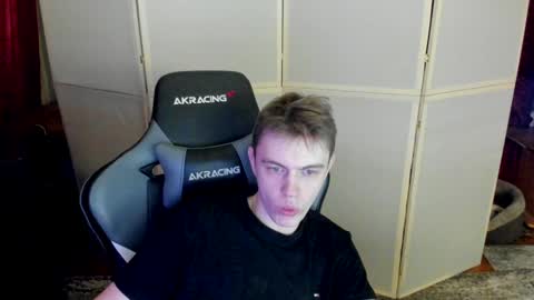 Snapshot of aron_neall chatting on 12-27-24, 06:14 biggest penis online show from 12-27-24, 06:14