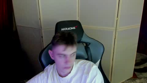 Snapshot of aron_neall chatting on 12-31-24, 06:05 biggest penis online show from 12-31-24, 06:05