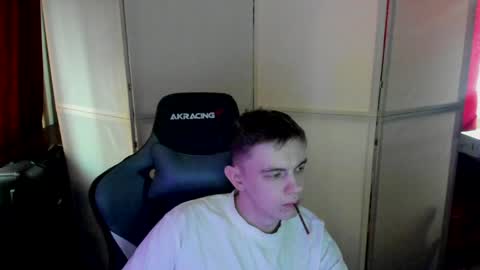 Snapshot of aron_neall chatting on 01-04-25, 09:21 biggest penis online show from 01-04-25, 09:21