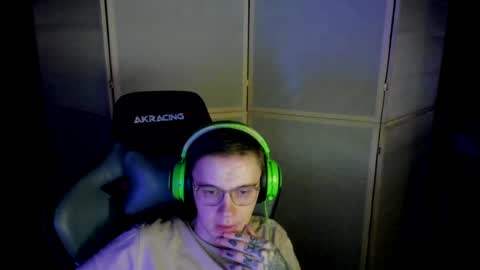 Snapshot of aron_neall chatting on 02-13-25, 03:18 biggest penis online show from 02-13-25, 03:18