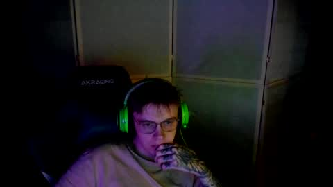 Snapshot of aron_neall chatting on 02-13-25, 11:37 biggest penis online show from 02-13-25, 11:37