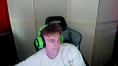 Snapshot of aron_neall chatting on 02-25-25, 10:04 biggest penis online show from 02-25-25, 10:04
