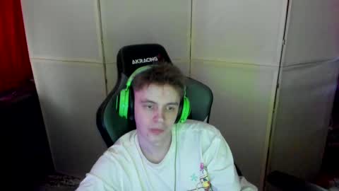 Snapshot of aron_neall chatting on 02-25-25, 01:06 biggest penis online show from 02-25-25, 01:06