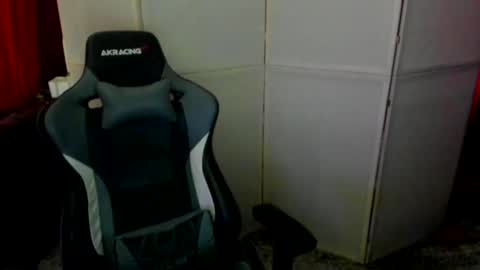 Snapshot of aron_neall chatting on 02-27-25, 12:02 biggest penis online show from 02-27-25, 12:02