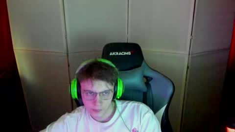 Snapshot of aron_neall chatting on 03-06-25, 09:58 biggest penis online show from 03-06-25, 09:58