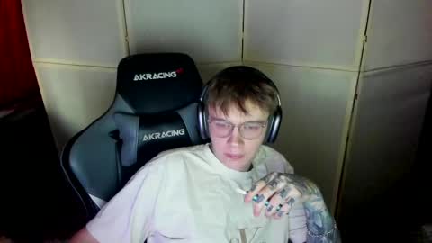 Snapshot of aron_neall chatting on 03-10-25, 12:59 biggest penis online show from 03-10-25, 12:59