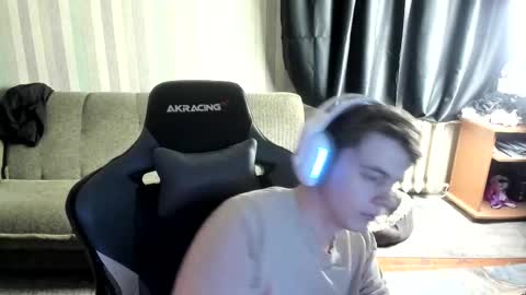 Snapshot of aron_neall chatting on 12-17-25, 08:09 biggest penis online show from 12-17-25, 08:09