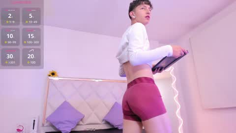 Snapshot of aron_tay chatting on 12-22-24, 03:55 your aron online show from 12-22-24, 03:55