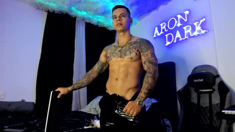 Snapshot of arondark chatting on 02-20-25, 11:42 DarkMaster online show from 02-20-25, 11:42